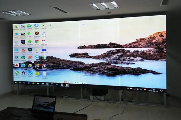 現(xiàn)代會議室使用0.88mm拼接屏好還是LED顯示屏好？