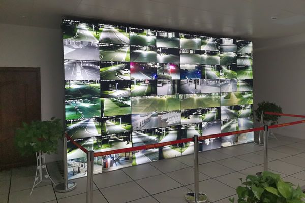 一塊拼接屏可以顯示多少路視頻監(jiān)控畫面？