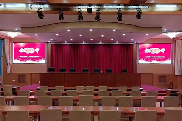 小間距LED顯示屏與無縫拼接屏區(qū)別在哪里？