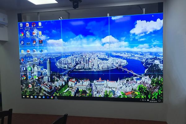 拼接屏的顯示有拼縫嗎_拼接屏是怎么實現(xiàn)無縫拼接顯示的？