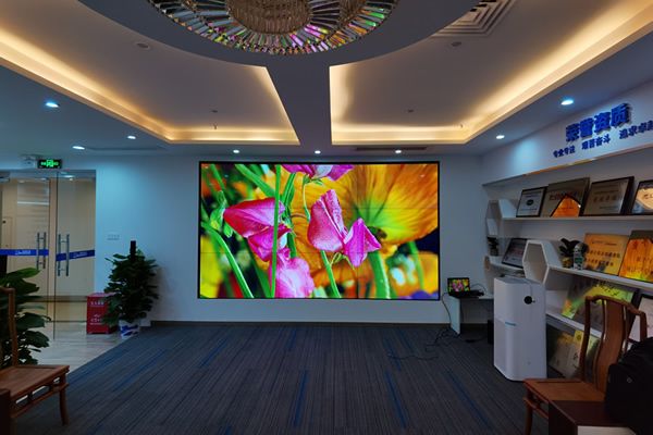 大數(shù)據(jù)可視化大屏使用LED顯示屏好，還是拼接屏好