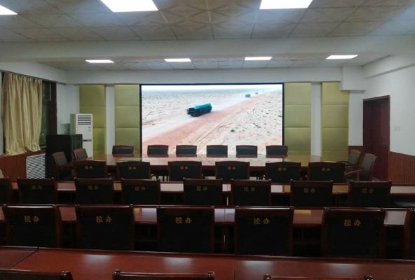 小間距LED顯示屏和無縫液晶拼接屏的區(qū)別在哪里？