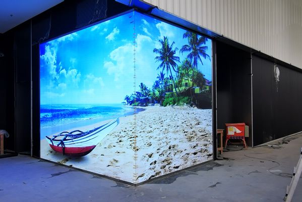 直播背景墻大屏怎么選擇，用LED屏好還是拼接屏好？