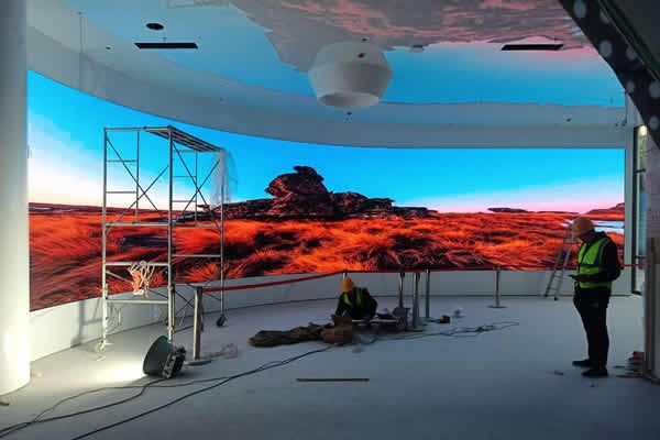 多媒體展廳LED顯示屏尺寸多大合適，用哪種規(guī)格的好?