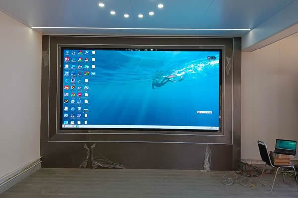 投影機(jī)和拼接屏、LED顯示屏有什么區(qū)別