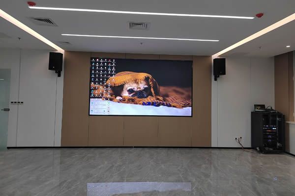 會(huì)議室適合使用LED顯示屏嗎，有哪些應(yīng)用優(yōu)勢(shì)？