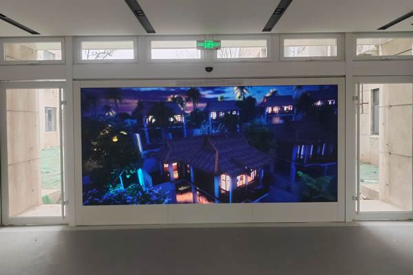 酒店使用LED顯示屏好，還是液晶拼接屏好？