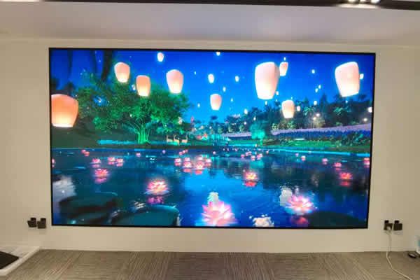 LED顯示屏的刷新率多少合適？選擇高刷新率的好，還是低刷新率的好