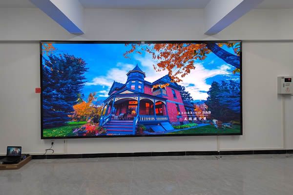 液晶拼接屏和LED顯示屏那個直播效果好？