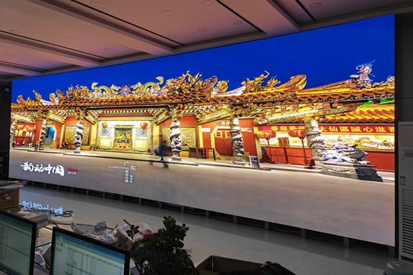 COB顯示屏和SMD顯示屏哪個(gè)好？