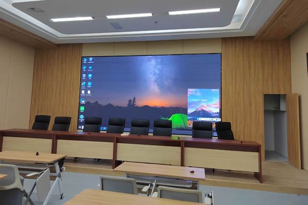 會議室 LED 屏大小和房屋面積的關(guān)系