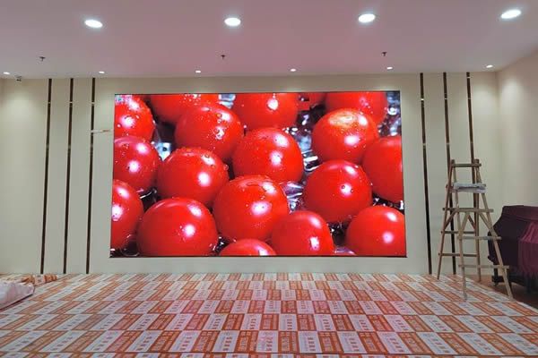 P1.53 LED 最佳觀看距離的深度解析：從理論計算到場景應用